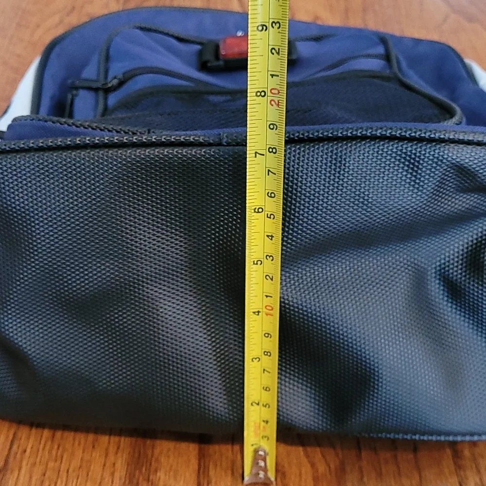 Highroad Unisex 3 Compartment Heavy Duty Hiking Backpack with Blinking Light